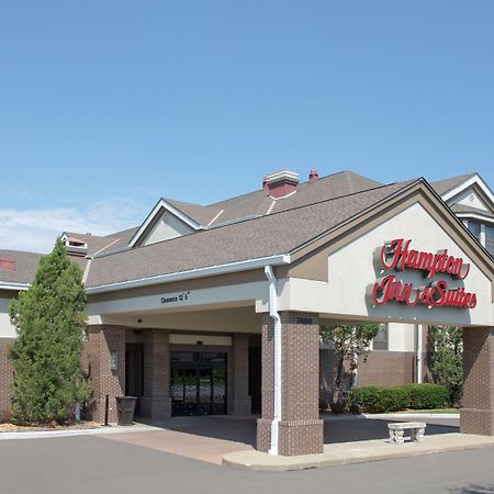 Hampton Inn & Suites Kansas City-Merriam Экстерьер фото