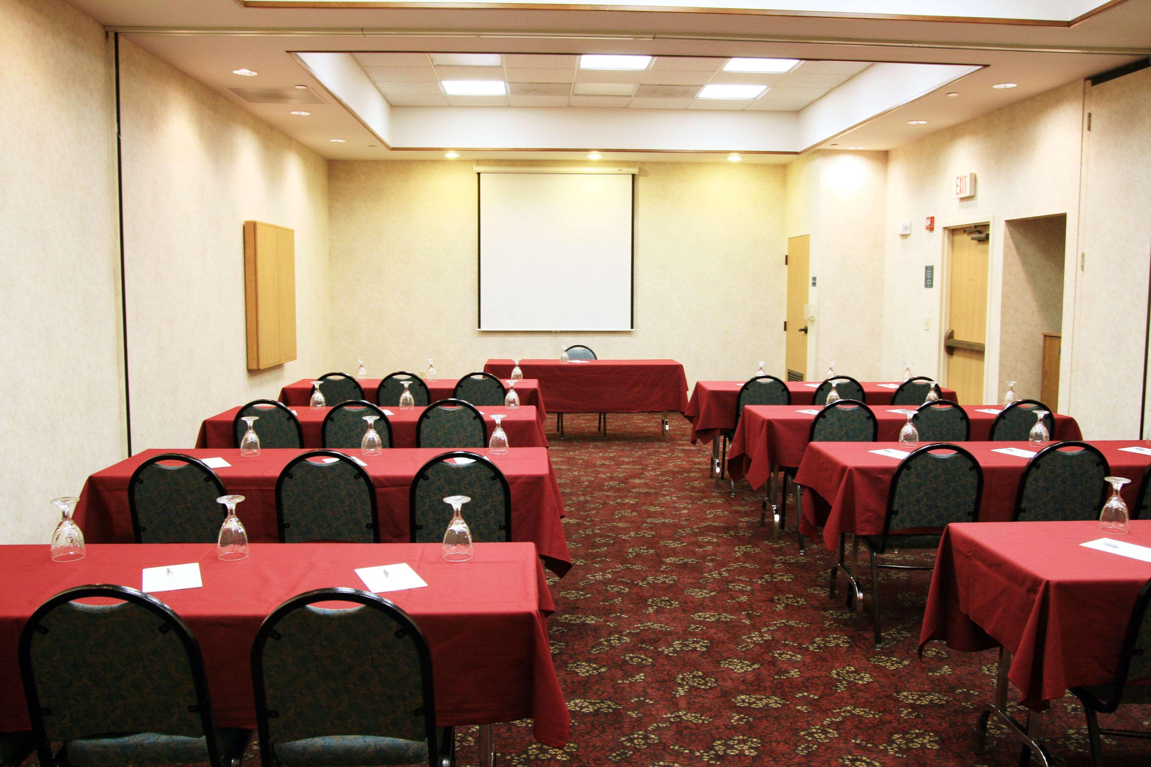 Hampton Inn & Suites Kansas City-Merriam Удобства фото