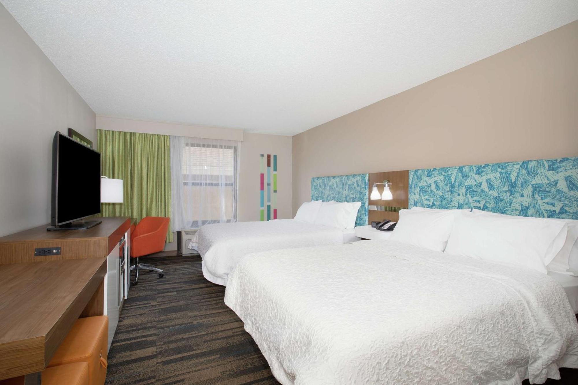 Hampton Inn & Suites Kansas City-Merriam Экстерьер фото
